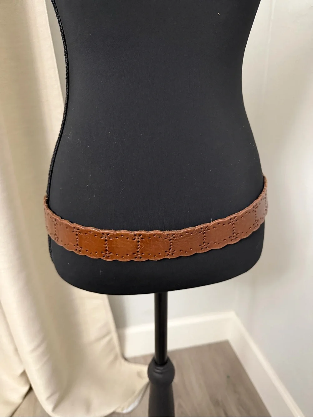 Aeropostale Brown Leather Scalloped Women's Belt